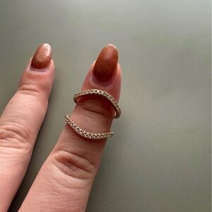 montelongo’s petite ring guard